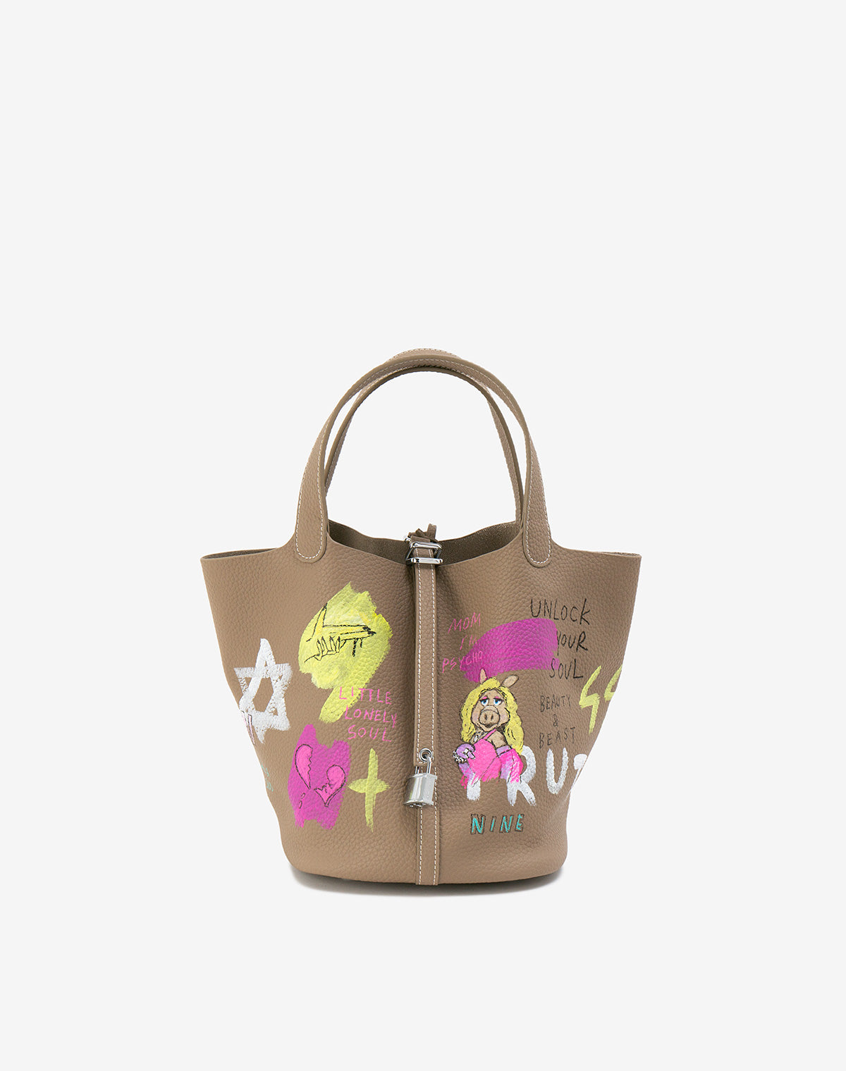 Cube Bag / size L / Beige – guernika official online shop 