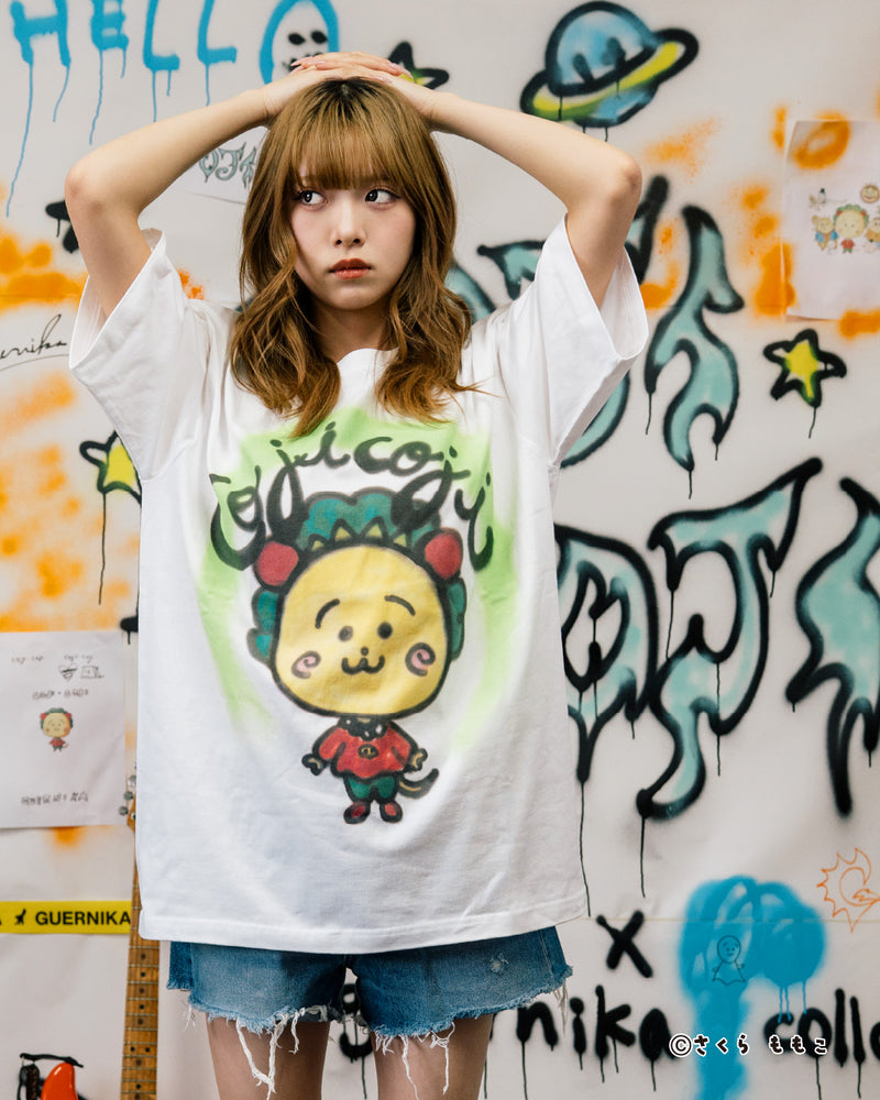 guernika×コジコジ】Drooping COJI-COJI Thumb Doll Spray T-shirt